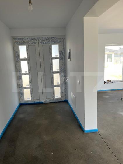 Vand casa individuala Santandrei cu gard de imprejmuire din placi de beton - 9