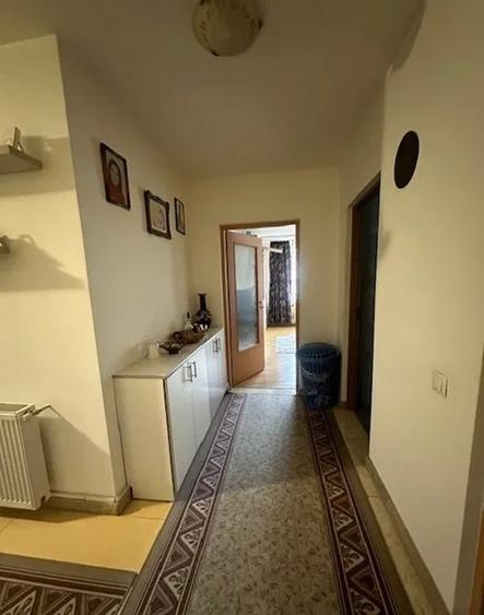Apartament 3 camere, 82 mp, parter înalt + boxă 30 mp + 2 locuri de parcare