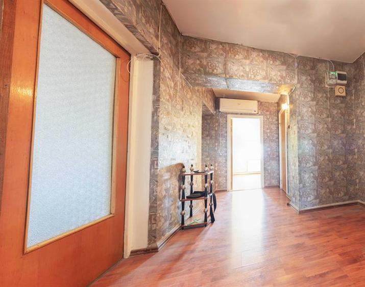 Apartament 3 camere, decomandat, Calea Bucuresti