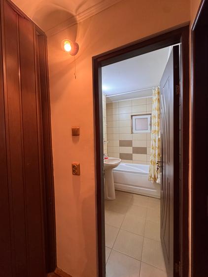 Inchiriere apartament 3 camere Str Radovanu