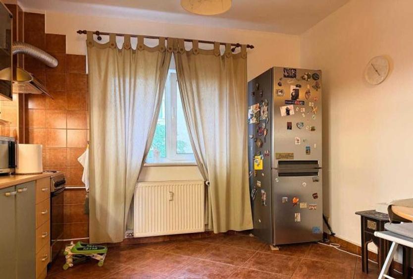 APARTAMENT 4 /8 BL 1994 REABILITAT SCOALA 81 METROU VEDERE MIXTA HOL H