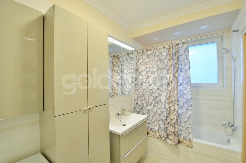 Apartament cu 4 camere si vedere spre Lacul Tei