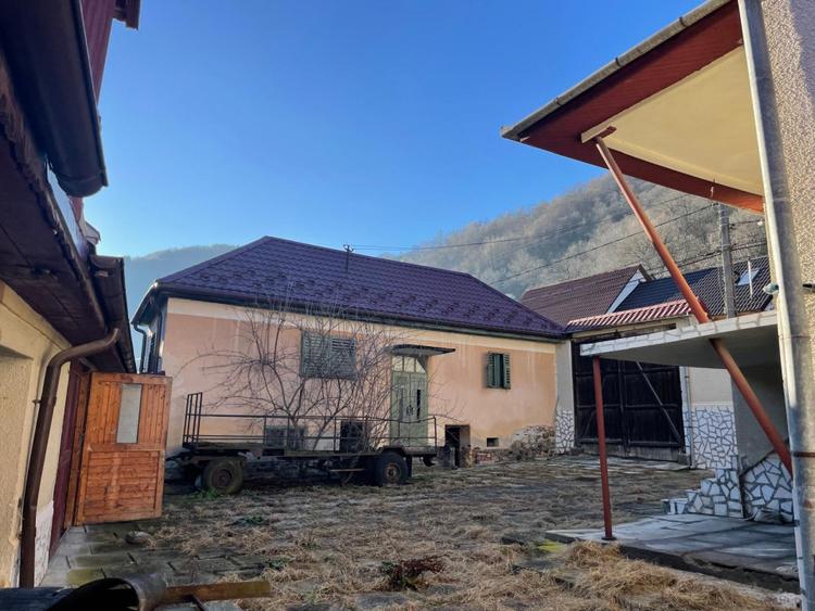 Casa 9 camere la Râul Sadului jud. Sibiu