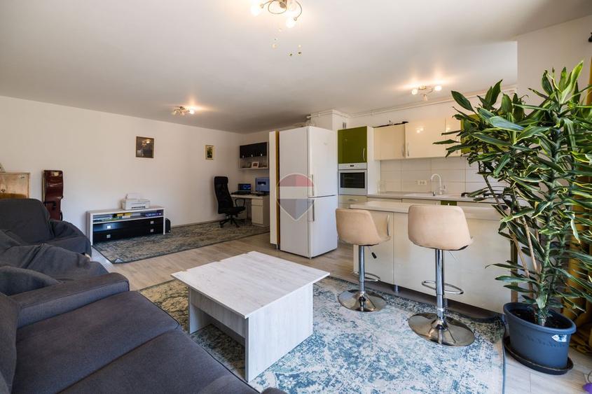 Apartament 3 camere | 75 mp | 2 băi | parcare + boxă | Tractorul