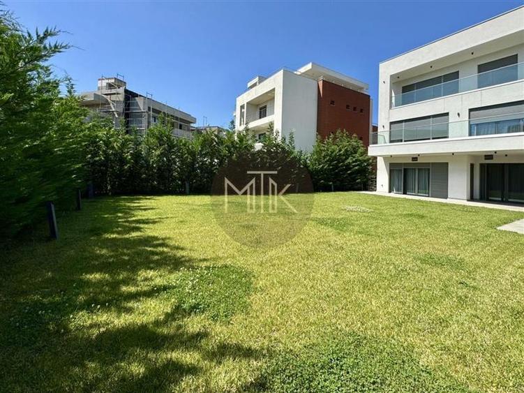 VILA INDIVIDUALA de LUX in Complex | 8 camere | Mobilata&utilata | 4 locuri de p