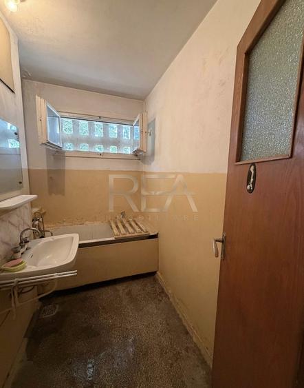3 camere, 1/4, 67 mp-Apusului-Str. Floarea Rosie