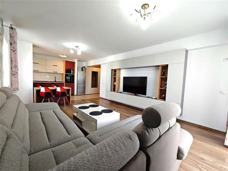 Inchiriere Apartament 2 camere, complex Top City, mobilat utilat