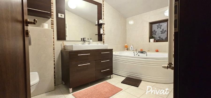 Apart. 3 camere + 1 camera birou, stil Duplex, in vila P+2, nord Bucuresti