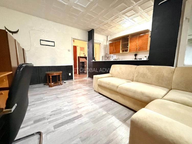 Garsoniera la 5 minute de M. Crangasi si Tramvai 41 | Bloc 1981 | Baie renovata - 5