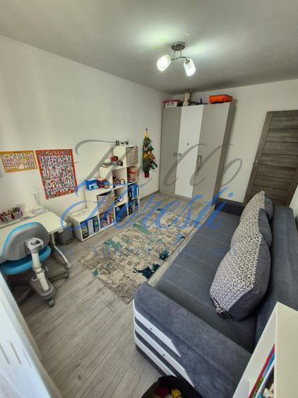Apartament cu 3 camere , 61 mp, zona Manastur