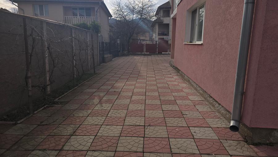Vand casa in Deva, zona Garii (Peste Linia Ferata), P+E, din anul 2010
