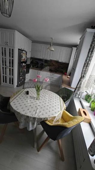 Apartament 3 camere în zona ZORILOR