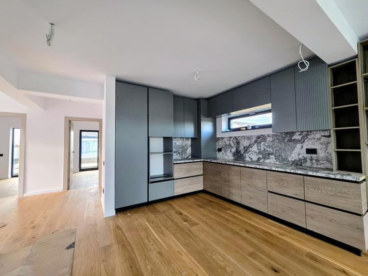 Casă individuală pe parter 105mp utili, teren 520mp, Stupini