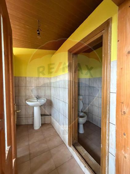 Casa si spatiu comercial (P+1 ) de vanzare