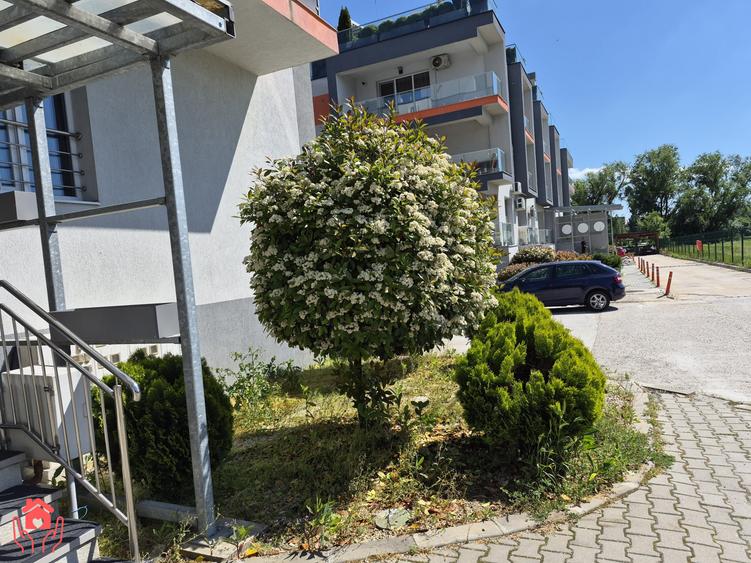 SISESTI-2 camere mobilate, 2 bai, terasa cu vedere lac, bloc boutique, parcare!