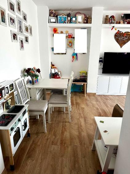 Proprietar vând apartament 4 camere, 84 mp, decomandat, zonă centrală Gh. Lazar