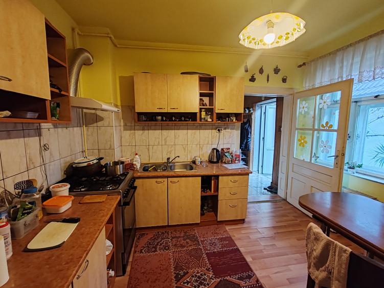 Casa 3 camere libera la vanzare CRISTIAN