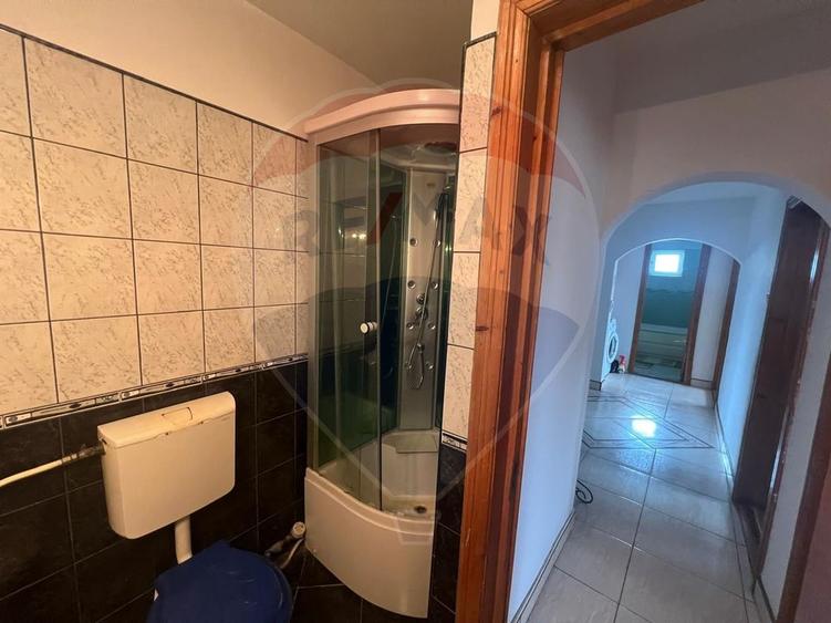 Apartament 4 camere b dul Garii