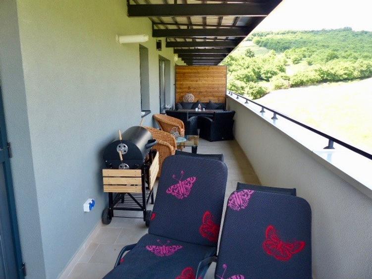 Apartament de 3 camere, 70mp utili+23 mp terasa, zona Donath