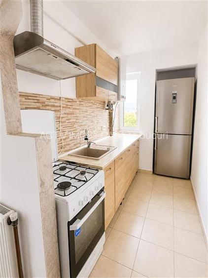 Apartament de vanzare cu 2 camere mobilat