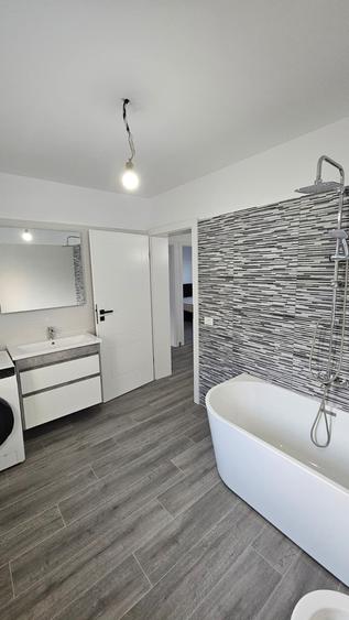 Chirie Duplex situat la 4 minute de Primarie finisat mobilat 1000eur/luna