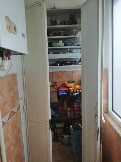 Vând ap. 3 cam. decomandat, central, suprafata generoasă, Brăila