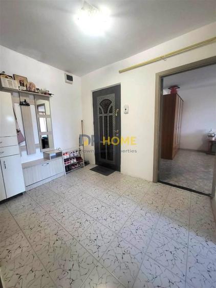 Apartament 2 Camere, Decomandat, etaj 2 din 3