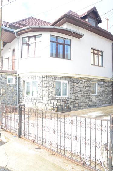 Apartament cu 2(doua)camere in vila plus teren