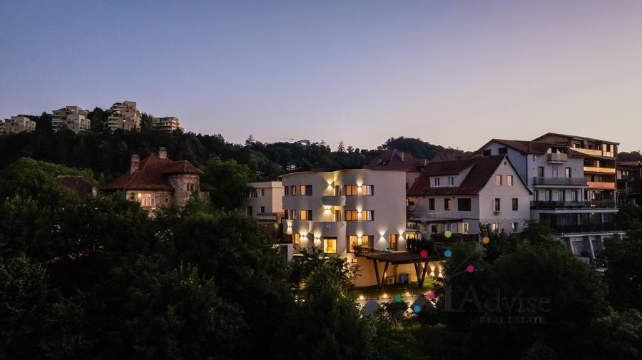 Vilă premium cu panoramă asupra Brașovului | Renovată integral în 2026