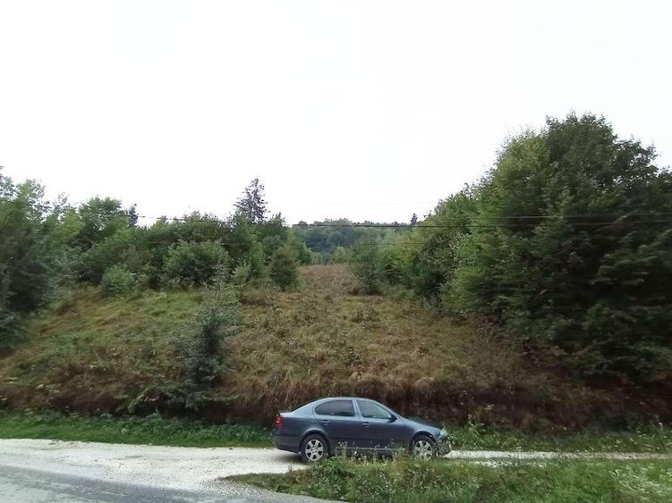 Proprietar-Vând două terenuri, unul de 7.100 mp, celălalt de 25.000 m2