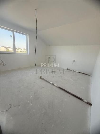 COMISION 0 / MOSNITA / 1/2 DUPLEX PE ETAJ /FINISAJE LA ALEGERE