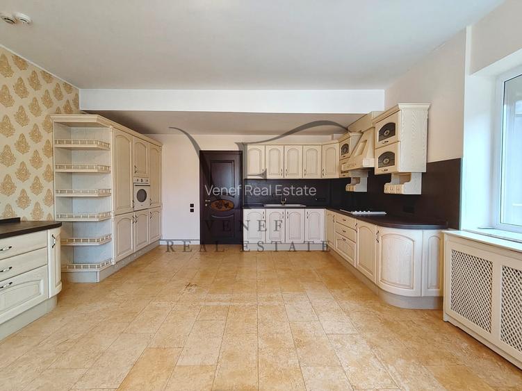 Vila EXCLUSIVISTA PREMIUM 22 camere 8bai lift piscina sauna panouri fotovoltaice - 2