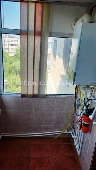 Apartament 3 camere, decomandat, mobilat, situat în cartierul Dorobanți 2 - 10
