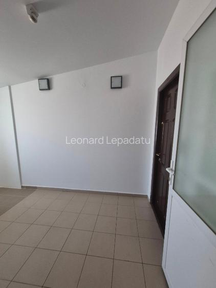 Spatiu central birouri, cabinete - 12