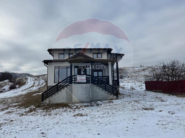 Casa  si  teren zona Balaurul - 48