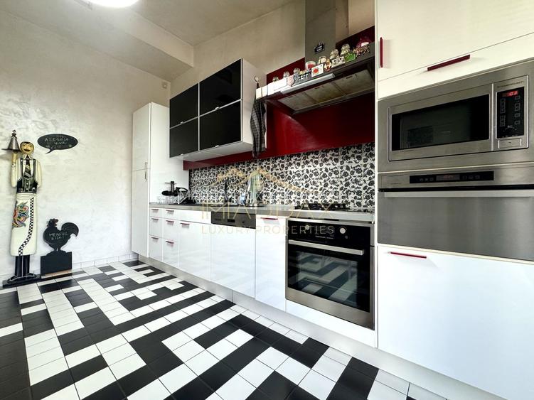 Vila cu 5 camere *344mp* + 800mp Teren // Zona Bucurestii Noi - 17