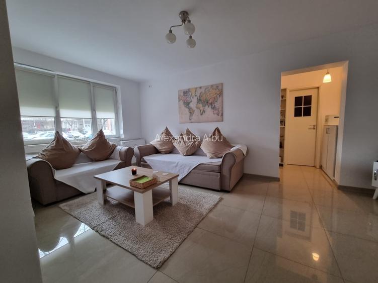 Vând apartament 2 camere parter stradal cartier pajura sector 1 - 13