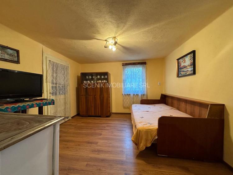 Comuna Bran, str. Pricipala, casa partial renovata, P + E, dependinte, foisor - 19