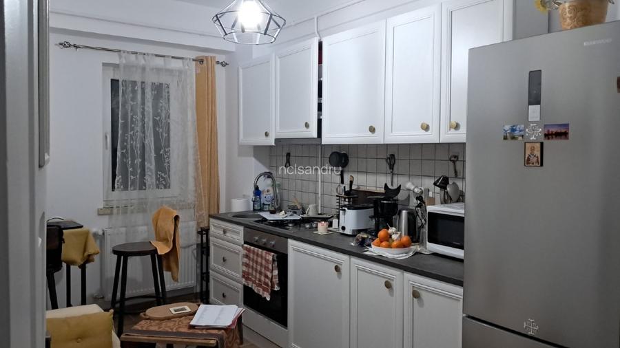 Unic proprietar vand Studio cochet renovat si mobilat in stil unic minimalist .. - 13