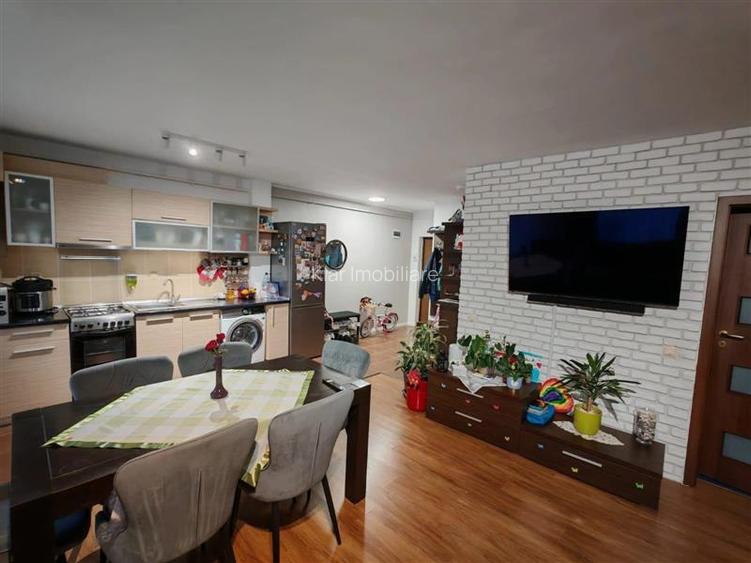 Apartament 3 camere, 64 mp, parcare! Zona Terra! - 2