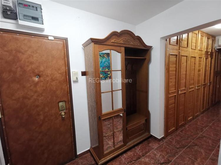 Apartament spatios 3 camere cu loc de parcare inclus Centrul Nou - 12