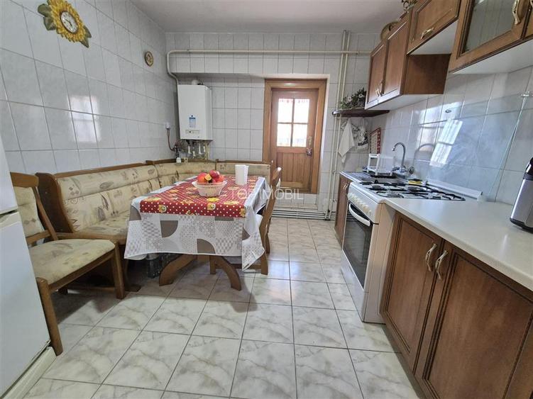Apartament 3 camere, 2 bai, DECOMANDAT, ETAJ 1, Pacurari - 8