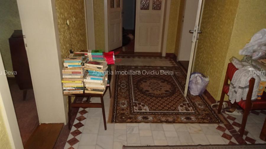 Vand apartament cu 4 camere cu garaj si beci in duplex in Deva, - 2