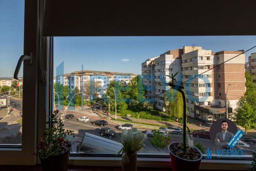 Apartament cu 3 camere decomandat,  Mioriței - 17