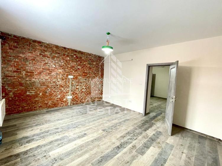 Casa la curte comuna - zona UTA - 5