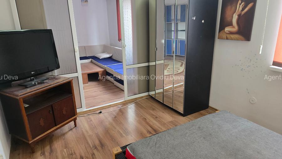 Vand apartament 3 camere in Deva, zona Piata Victoriei, etaj 3, mobilat - 4