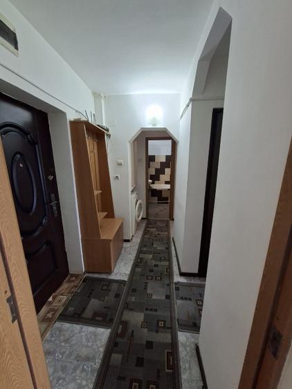 Apartament 2 camere de vanzare.