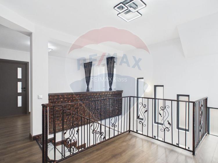 Casă / Vilă cu 5 camere de vânzare - 22