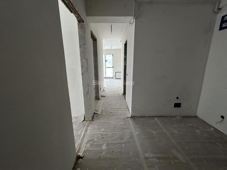 Apartament 3 camere, semidecomandat , finisat , zona Tineretului  - 4