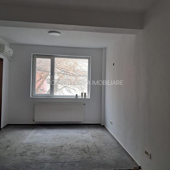 Vila individuala 370 mp + teren 180 mp, Calea Calarasilor - P-ta Muncii - 12